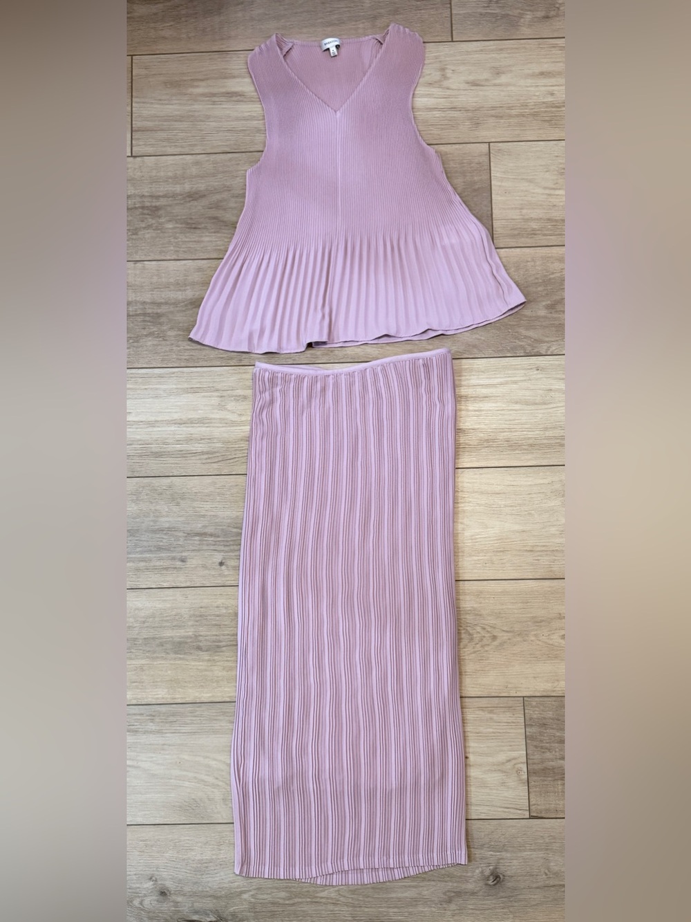 Aritzia Babaton Pink Pleated Top & Midi Skirt Set Size M - FAST free shipping